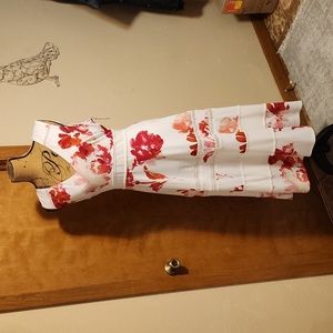 TAYLOR White Red Floral Crochet Trim Sleeveless Tiered Maxi Dress size 12 petite